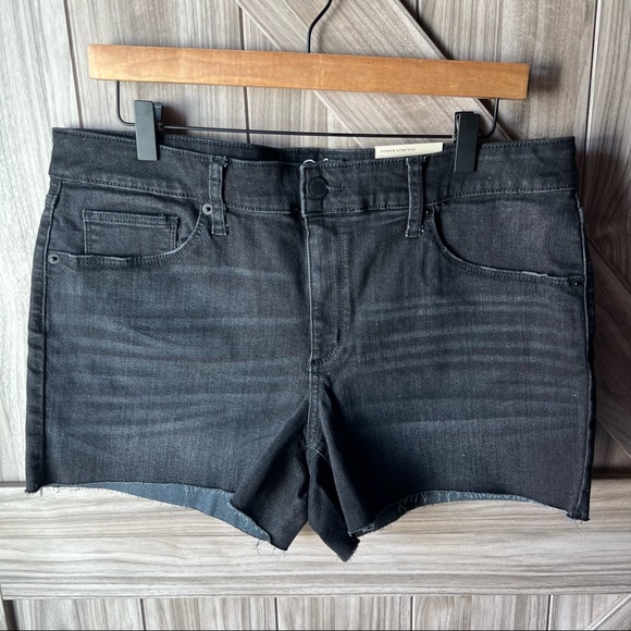 NEW W/ TAGS Universal Thread Black Jean Shorts - Picture 1 of 10